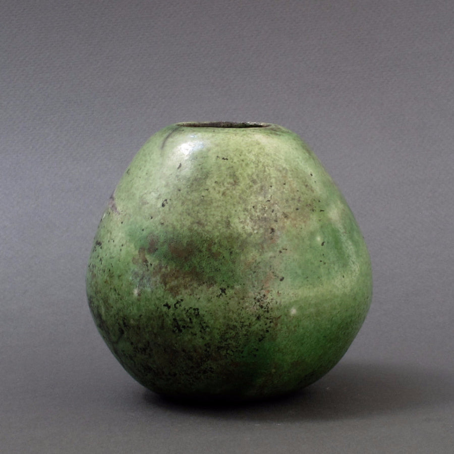 Avocado-shaped Mid-Century Ceramic vase (c. 1960s)