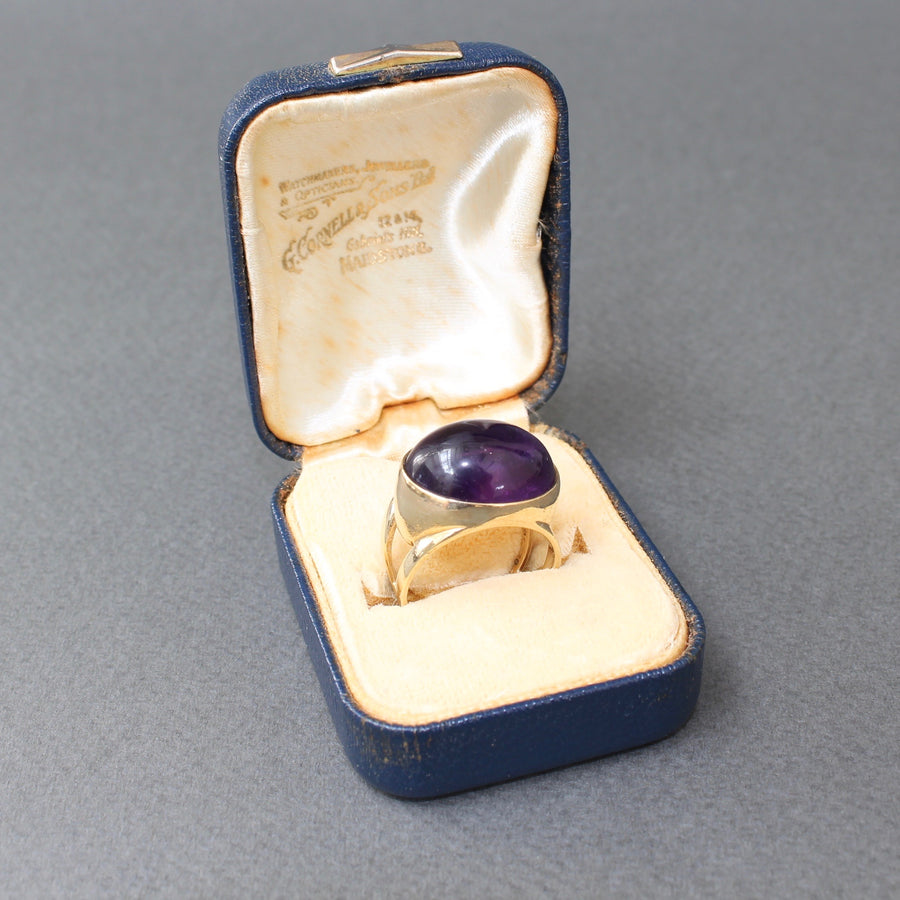 Vintage Gold Cabochon Amethyst Ring (circa 1960s)