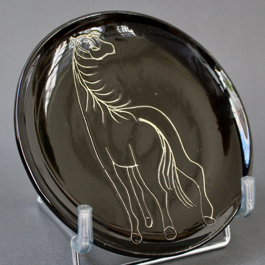 Pair of Mid-Century Ceramic Plates with Stylised Horses by Atelier Cerenne (circa 1950s) - Small