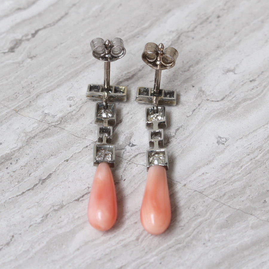 Diamond and Coral Art Deco 18-Carat White Gold Earrings (Circa 1950s)