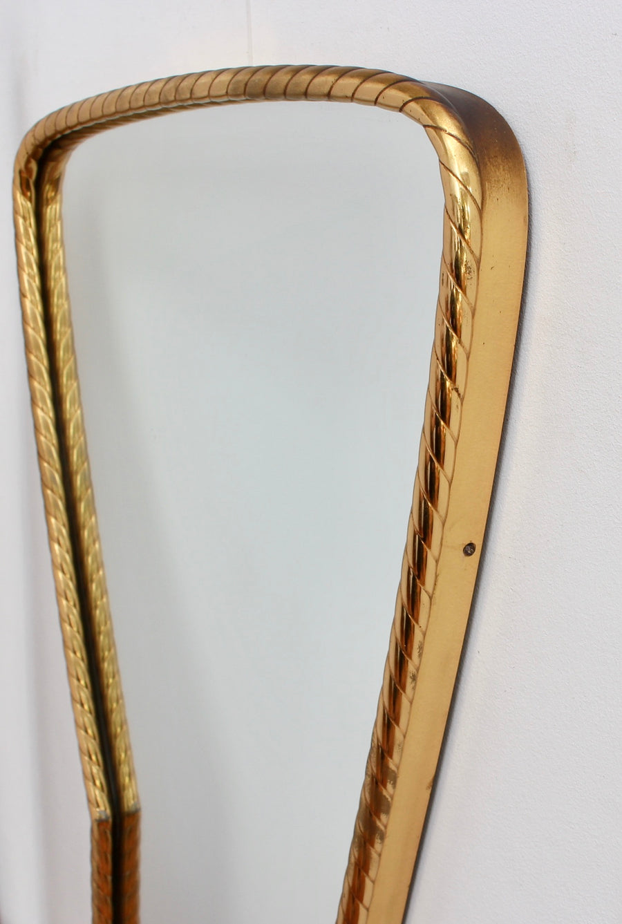 Mid-Century Italian Keyhole-Shaped Wall Mirror with Rope Pattern Brass Frame (circa 1950s)